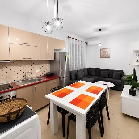 Me Qera, Appartement *
